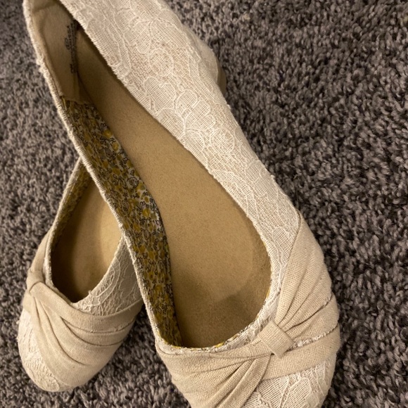 Laced Flats - Picture 3 of 7